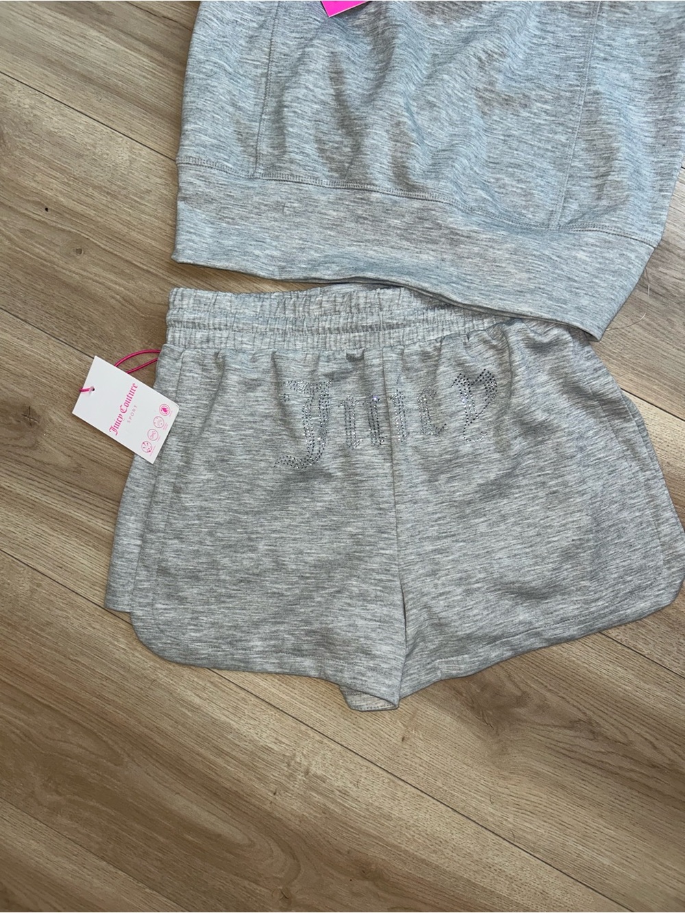 Juicy Couture Light Gray Hoodie & Shorts Lounge Set - Picture 4 of 4
